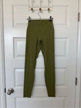 Lululemon Olive Green High-Waist Leggings 🍸